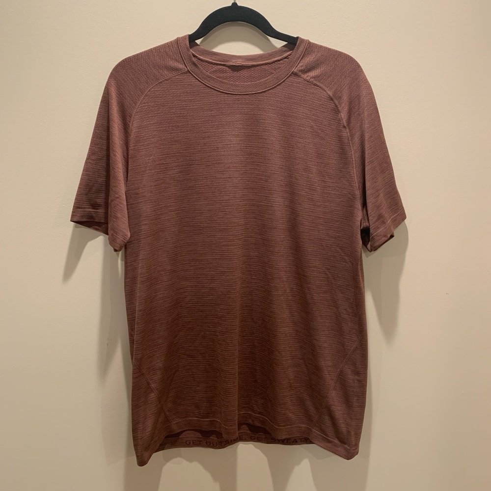 men’s large pink lululemon short sleeve